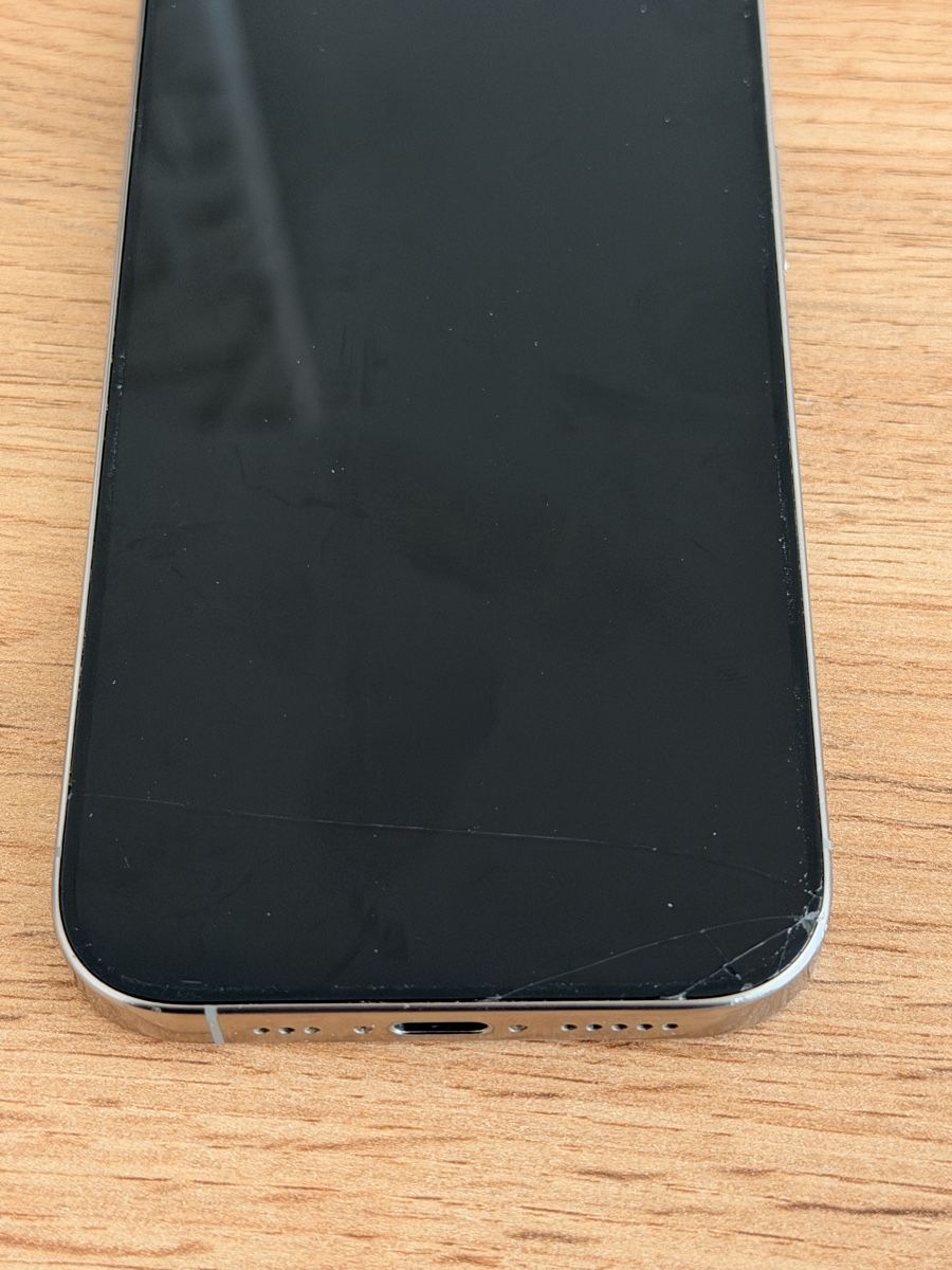Apple Portables: IPhone 16 Pro – Neuf (Voir description) à Zürich par Sharfran 1