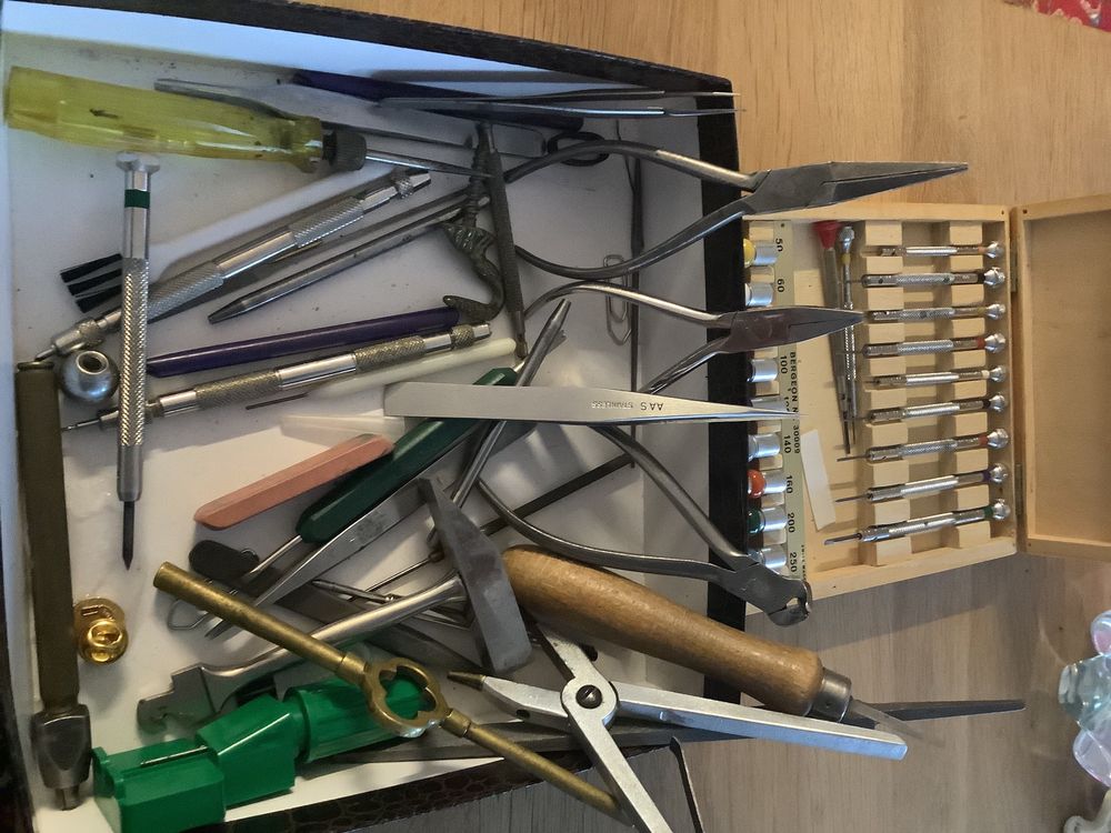 Lot Uhrenmacher-Werkzeug (Gebraucht) in Biel/Bienne für CHF 100 – mit ...