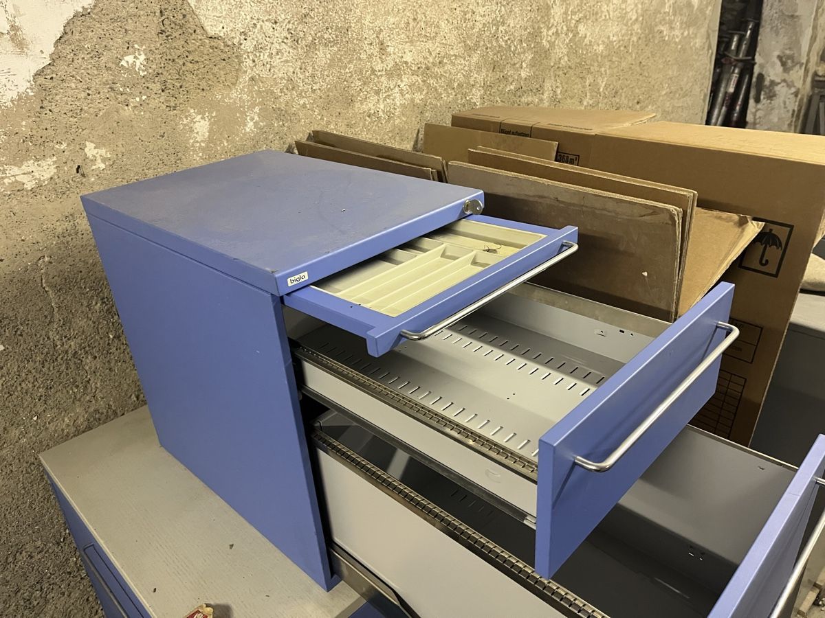 Bigla Korpus: Bigla Rollcontainer blau mit 3 Schubladen gebraucht – Gebraucht aus Hägglingen von padi1988 1