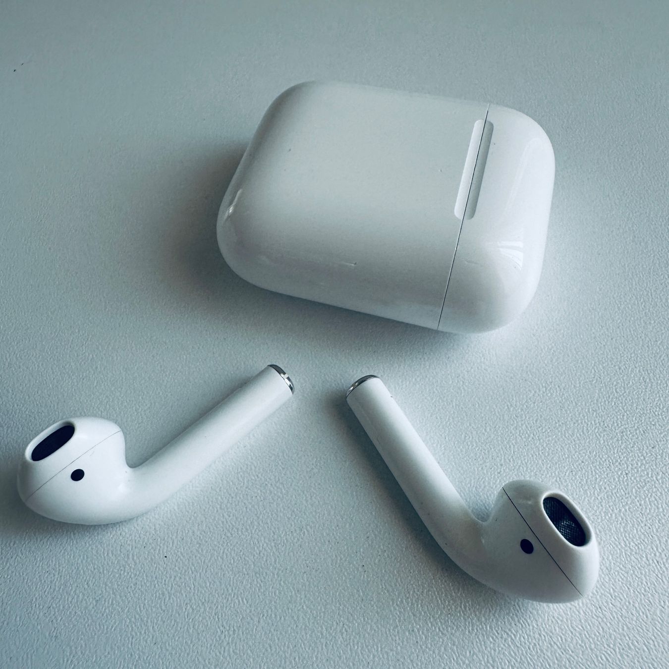 Apple Cuffie: Original Apple AirPods 2 Kopfhörer Wireless Lightning Kabel – Usato da Basel venduto da MY.AIRPODS.SHOP 4