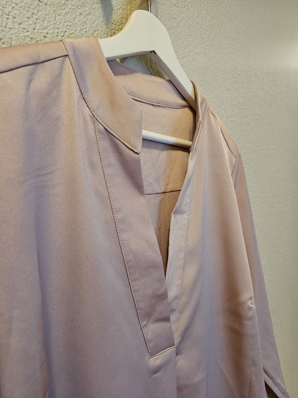 H&M Camicette: Edles Satin-Blusenshirt, Grösse L, leicht glänzend – Usato da Bern venduto da Oscarella 2