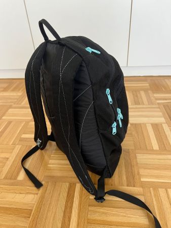 Dakine Rucksack, schwarz mit mint-Reissverschlüssen ca.