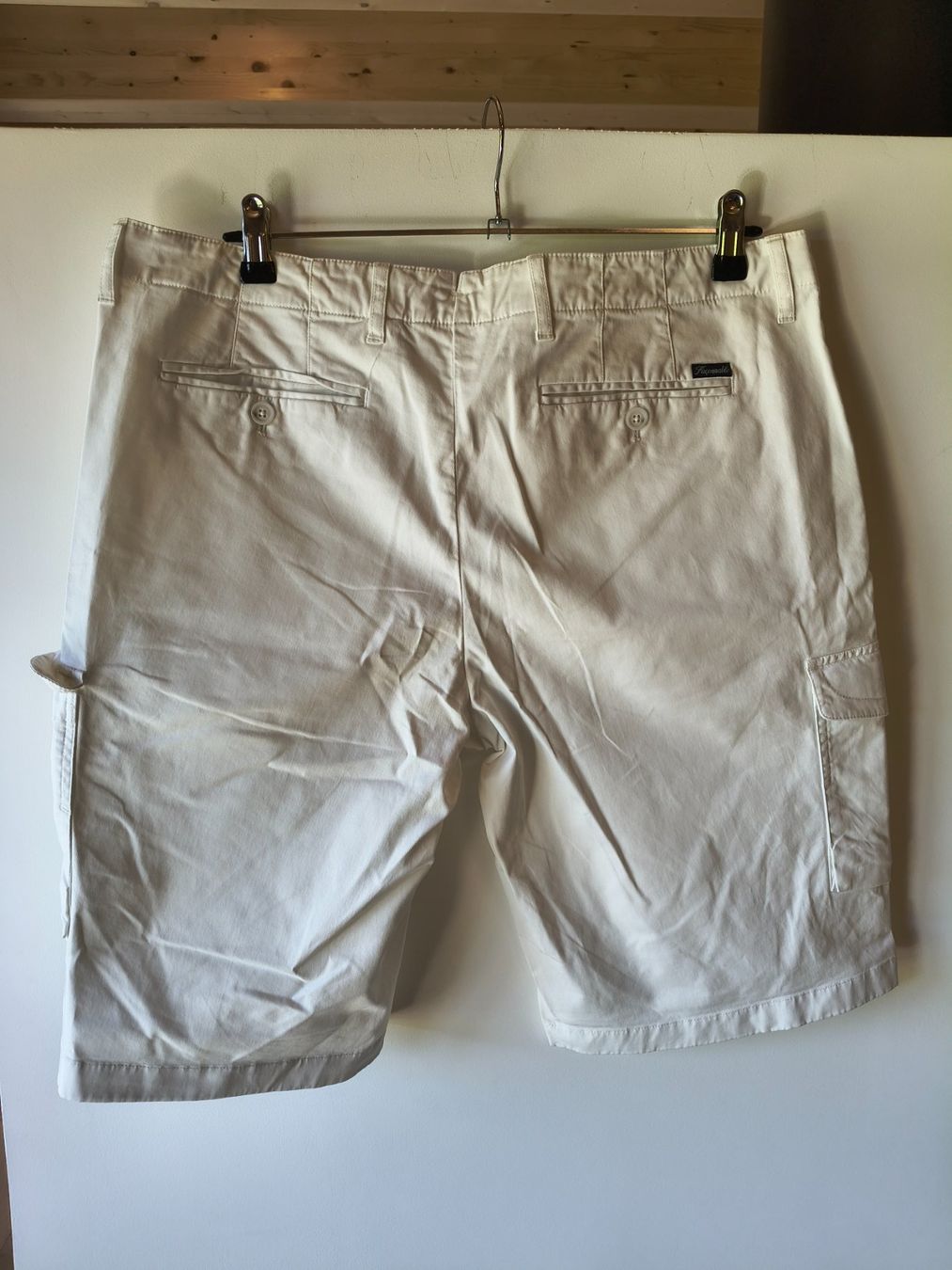 Façonnable Hosen: Façonnable Men's Beige Cargo Shorts Size 52 – Gebraucht aus Villars-sur-Ollon von VicJ 1