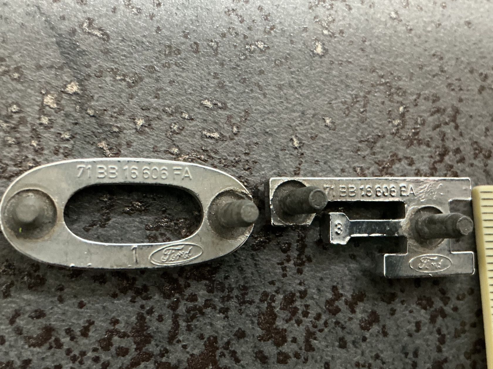Ford Alle Autoersatzteile: Ford Buchstaben / Chrom Schriftzug / Oldtimer 70/80ziger – Gebraucht aus Horw von adler65 7