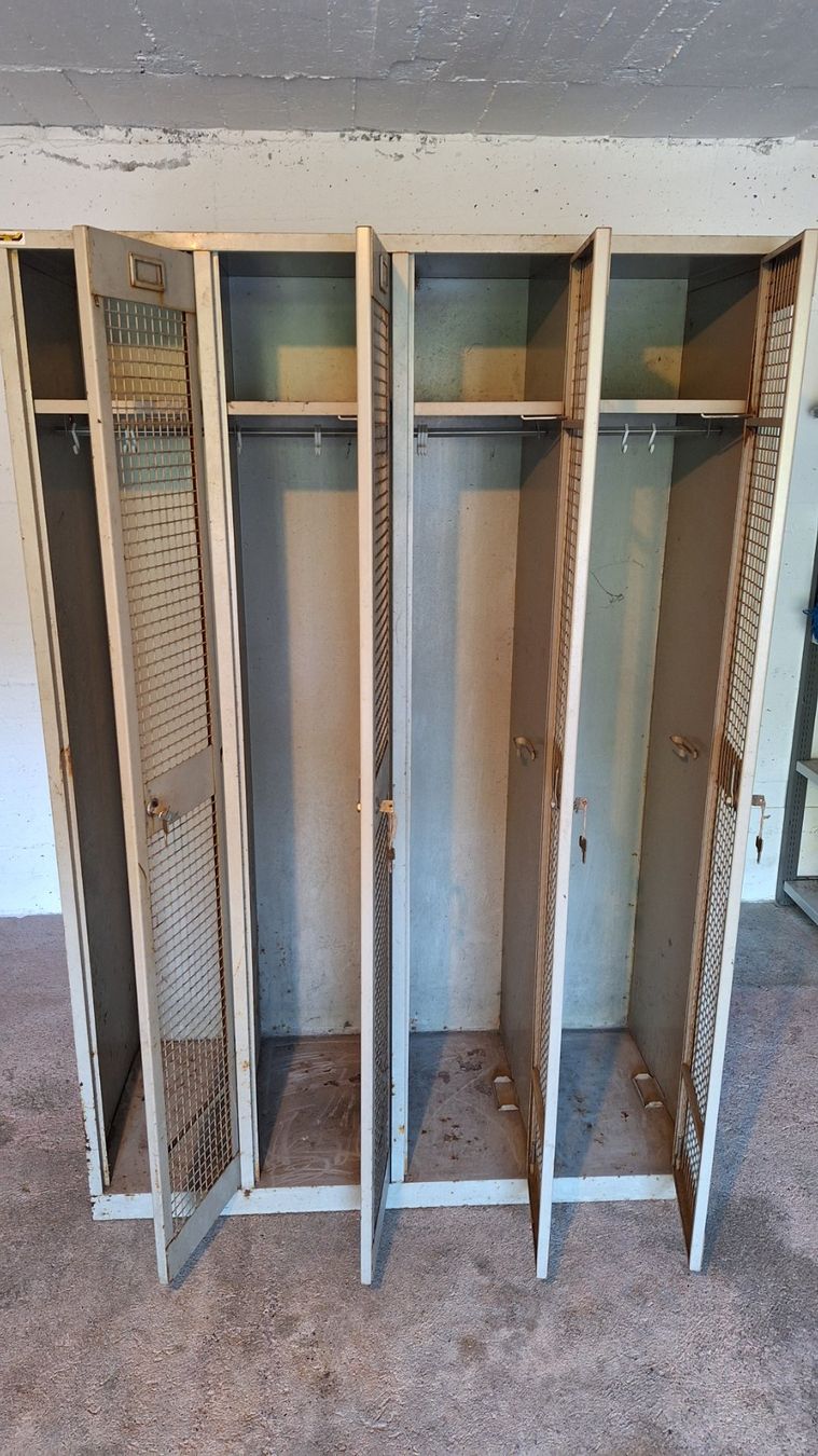 Schränke: Blech Metallschrank – Gebraucht aus Bilten von Claas10
