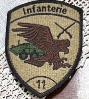 Schweizer Armee Placchette & Badge: 2 - Infanterie 11 – Usato da Morbio Inferiore venduto da Ecod