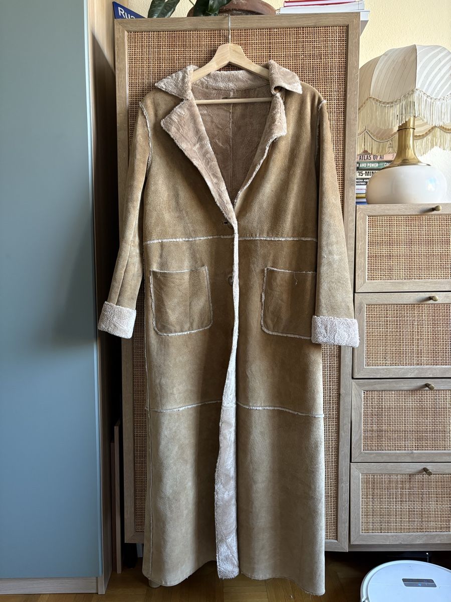 Guess Mäntel: Long GUESS winter coat in leather, size S. – Gebraucht aus Zürich von Marianavalente 2