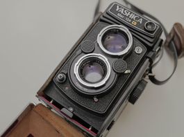 Yashica Mat124G mit viel Zubehör und neuer Mattscheibe