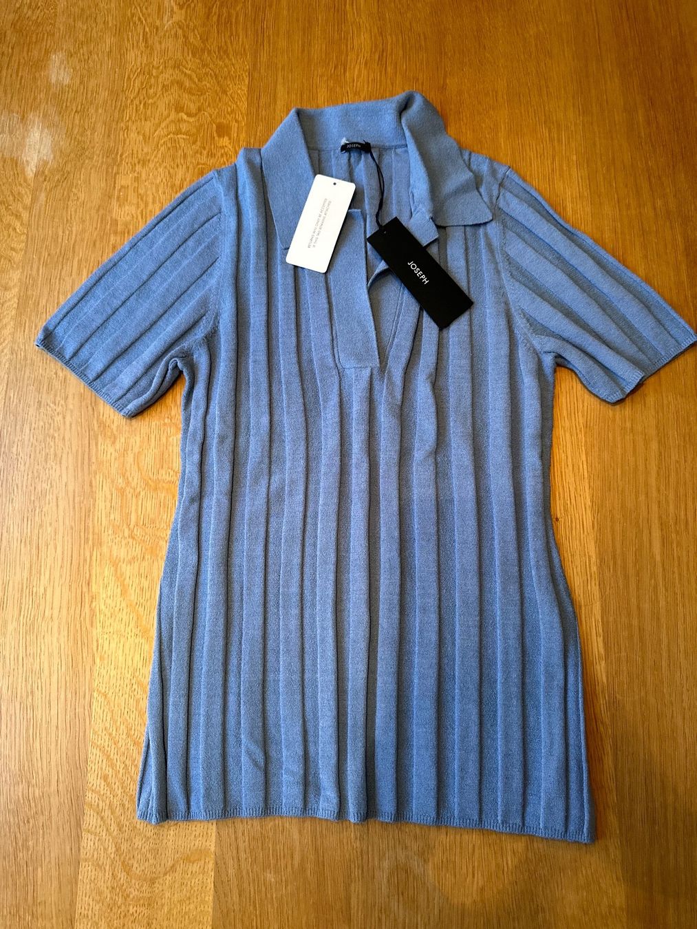 Magliette Polo: NEW Joseph blue polo viscose blend size L – Nuovo e nell'imballaggio originale da Oberägeri venduto da abo_27mv 2