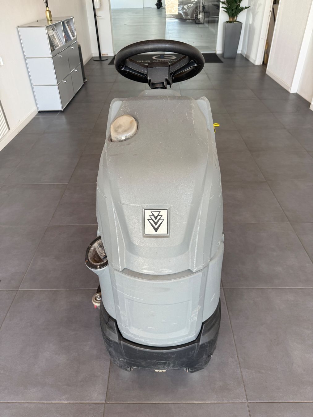 Kärcher Tutte le macchine: Kärcher Professional B 40 RS Step-on Scheuersaugmaschine – Usato da Aesch BL venduto da inf_97xr 1