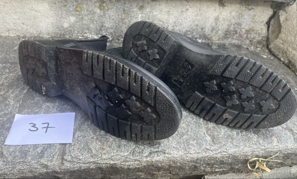 Damenschuhe: Chelsea Boots Grösse 37 – Gebraucht aus Jonschwil von Theswissmiss 2