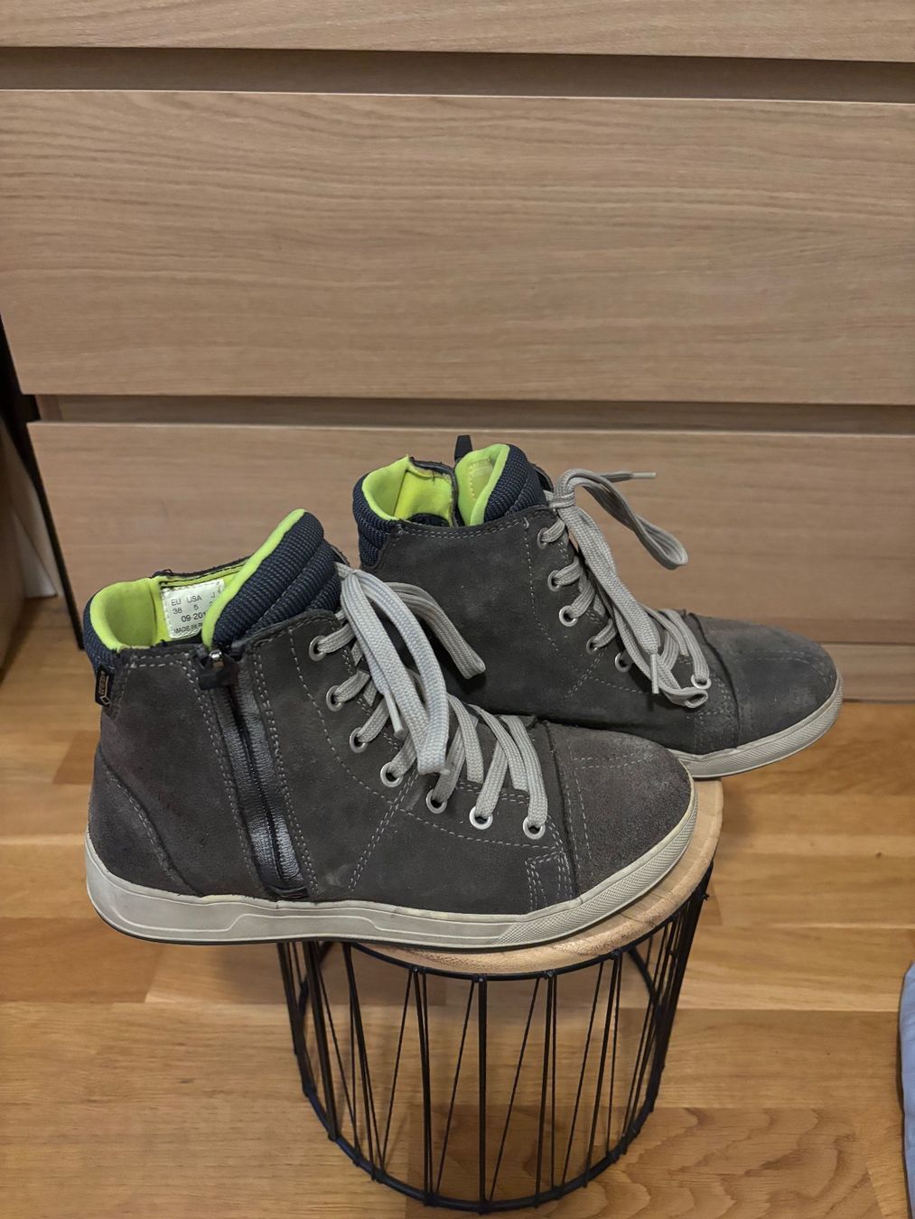 Damenschuhe: Motorradschuhe Grau Gortex Grösse 38 – Gebraucht aus Luzern von jael98