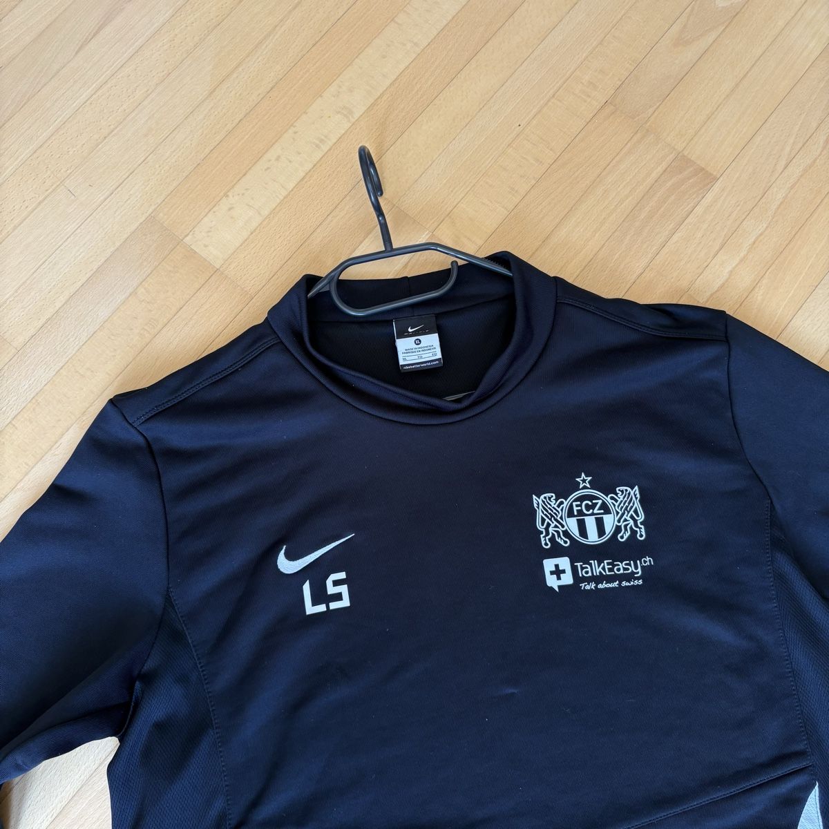 Nike Canottiere & Pantaloni: Fc Zürich Staff/Player Only Trikot Pullover Nike – Usato da Winterthur venduto da LaBodega 1