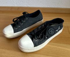 Graue Sneaker mit weißer Sohle, Größe 39 – wie neu!