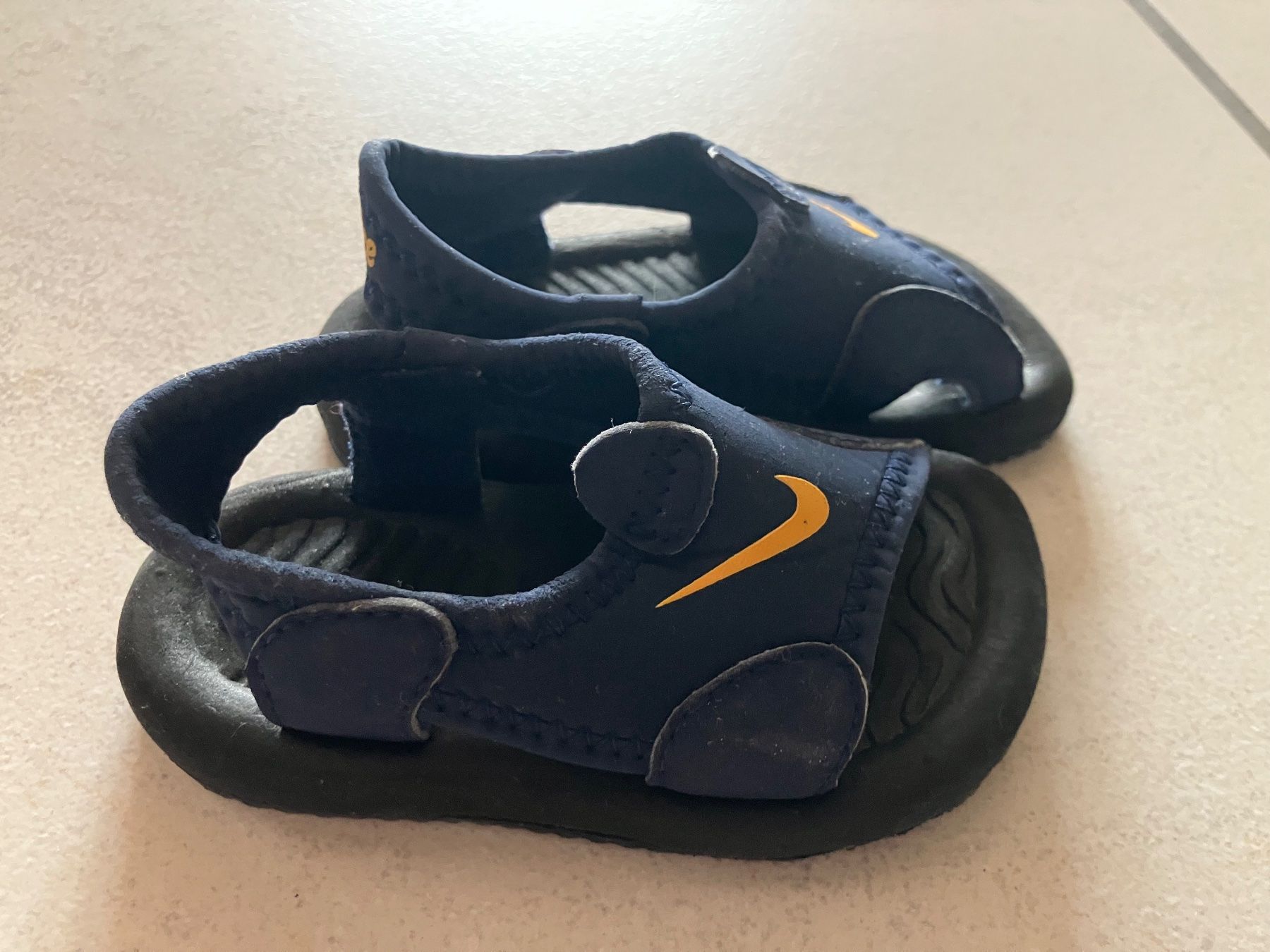 Nike Schuhe für Jungen: Nike Sandalen Gr. 19.5 – Neu (gemäss Beschreibung) aus Chur von steffeli04
