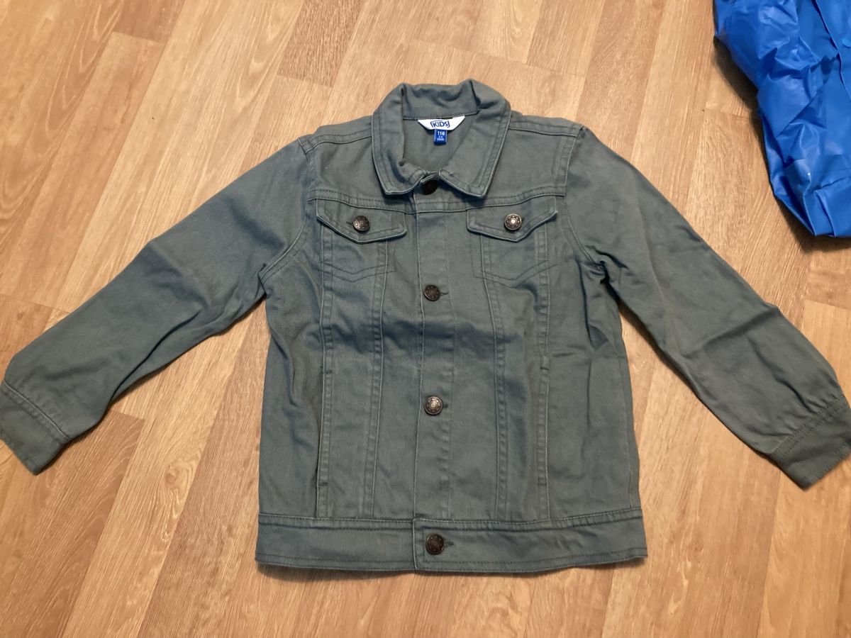 Vestes & Manteaux: Kinder Übergangsjacke Gr. 116 – D'occasion à Emmenbrücke par JJ_89