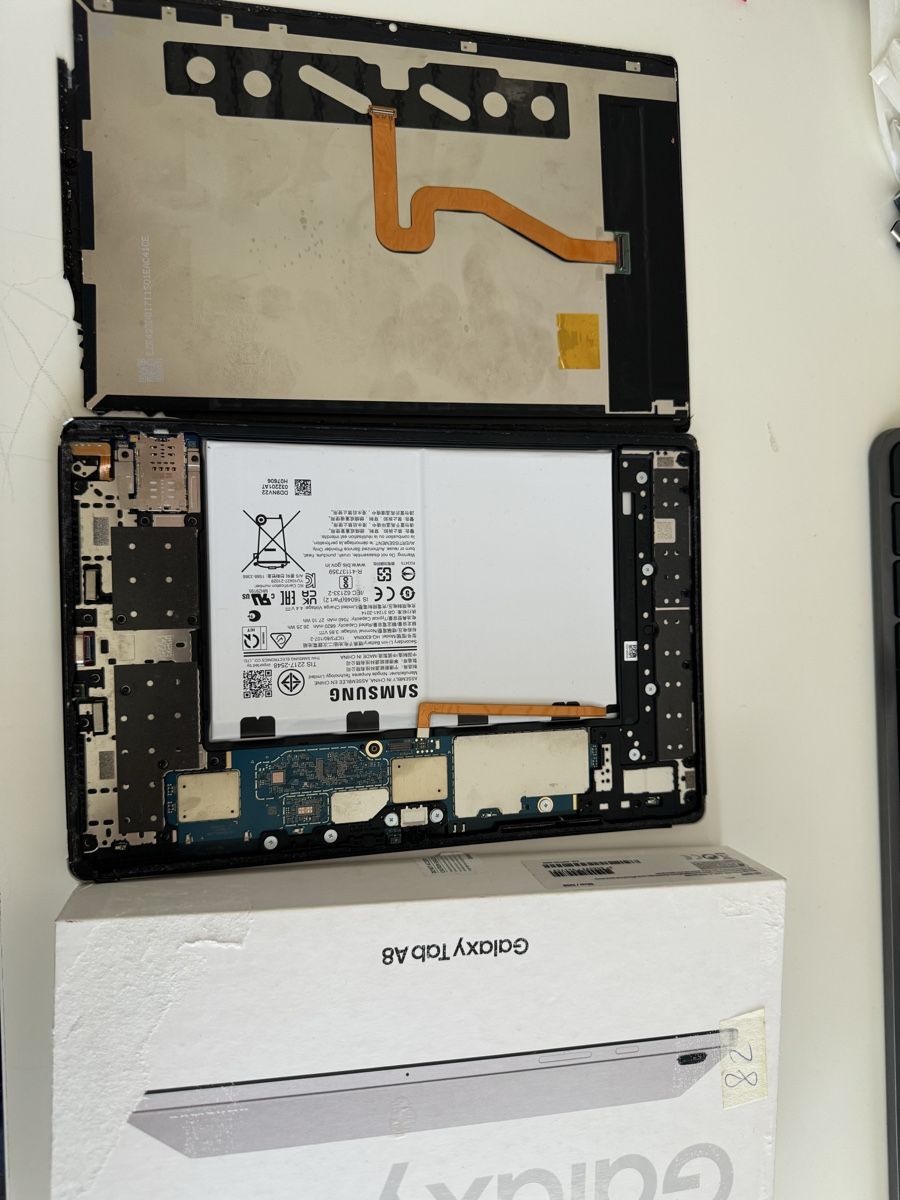 Samsung Tablet PC: 2 defekte Galaxy Tab A8 SM-X200 – Difettoso da Urdorf venduto da qendro1 8