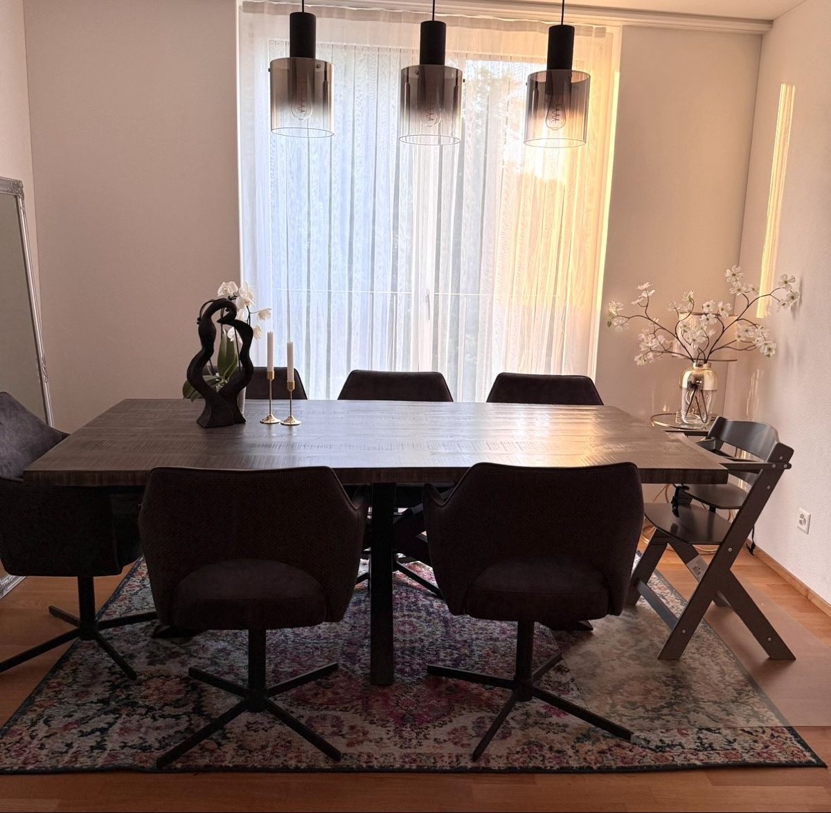 Tables: Moderner Esstisch aus Mangoholz – D'occasion à Bülach par naz_dc9d