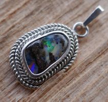 Opal ( Australien ) Anhänger in Silber 925 / Handgemacht