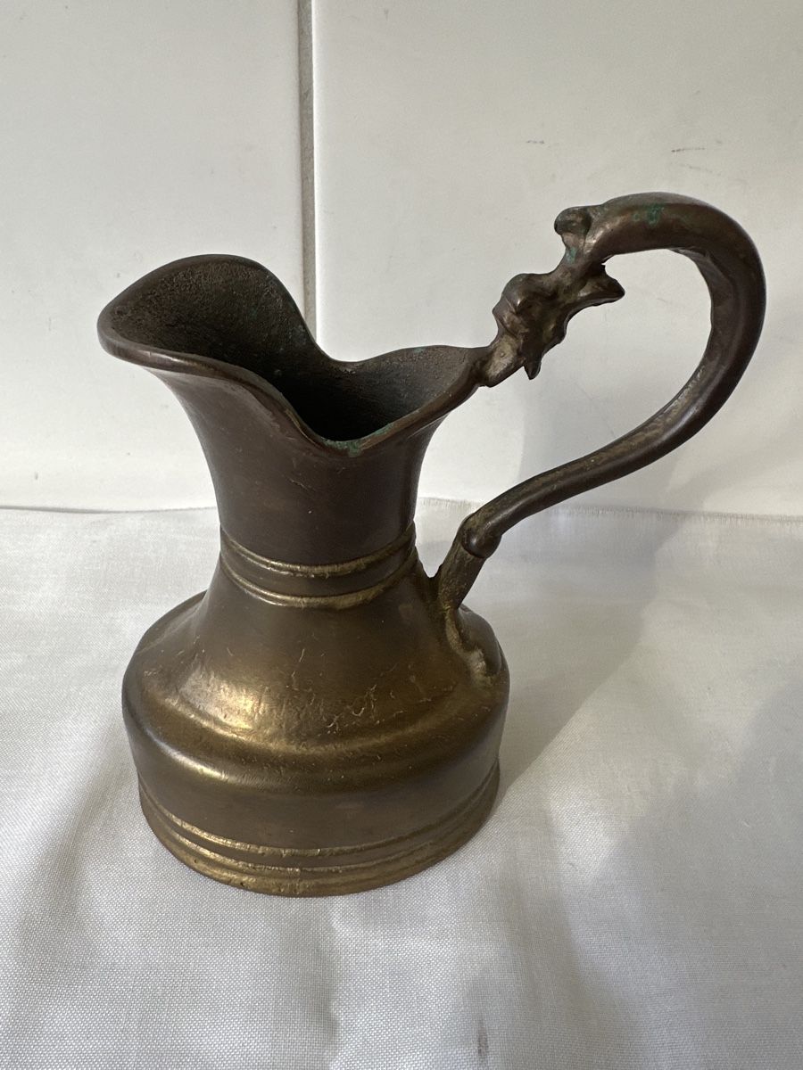 Carafes: Antike Messingkanne mit  Dekor – D'occasion à Zürich par Chaeffeler