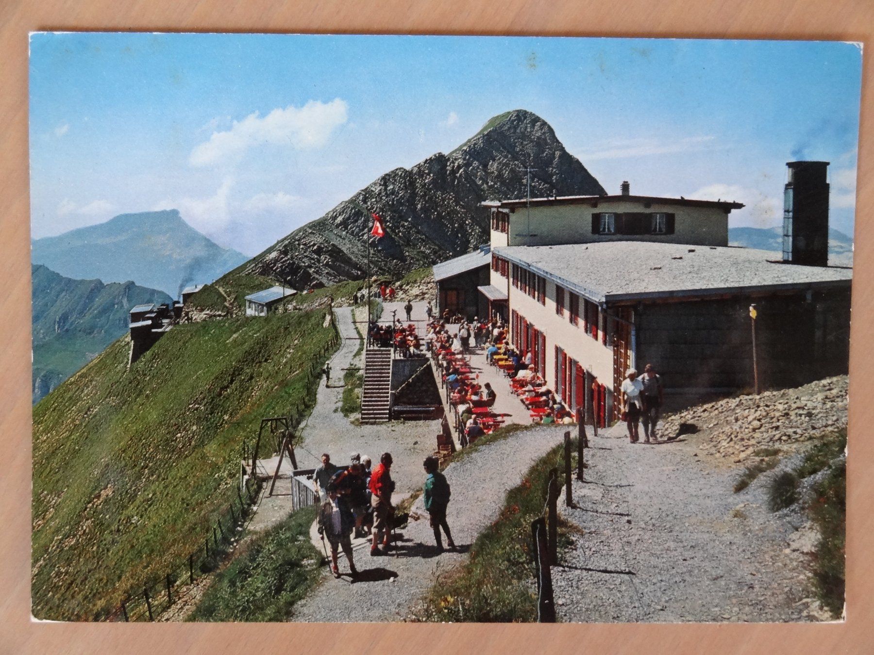 Cartoline postali: Brienz - Rothorn Kulm-Hotel, 1970 – Usato da St Léonard venduto da Riglin