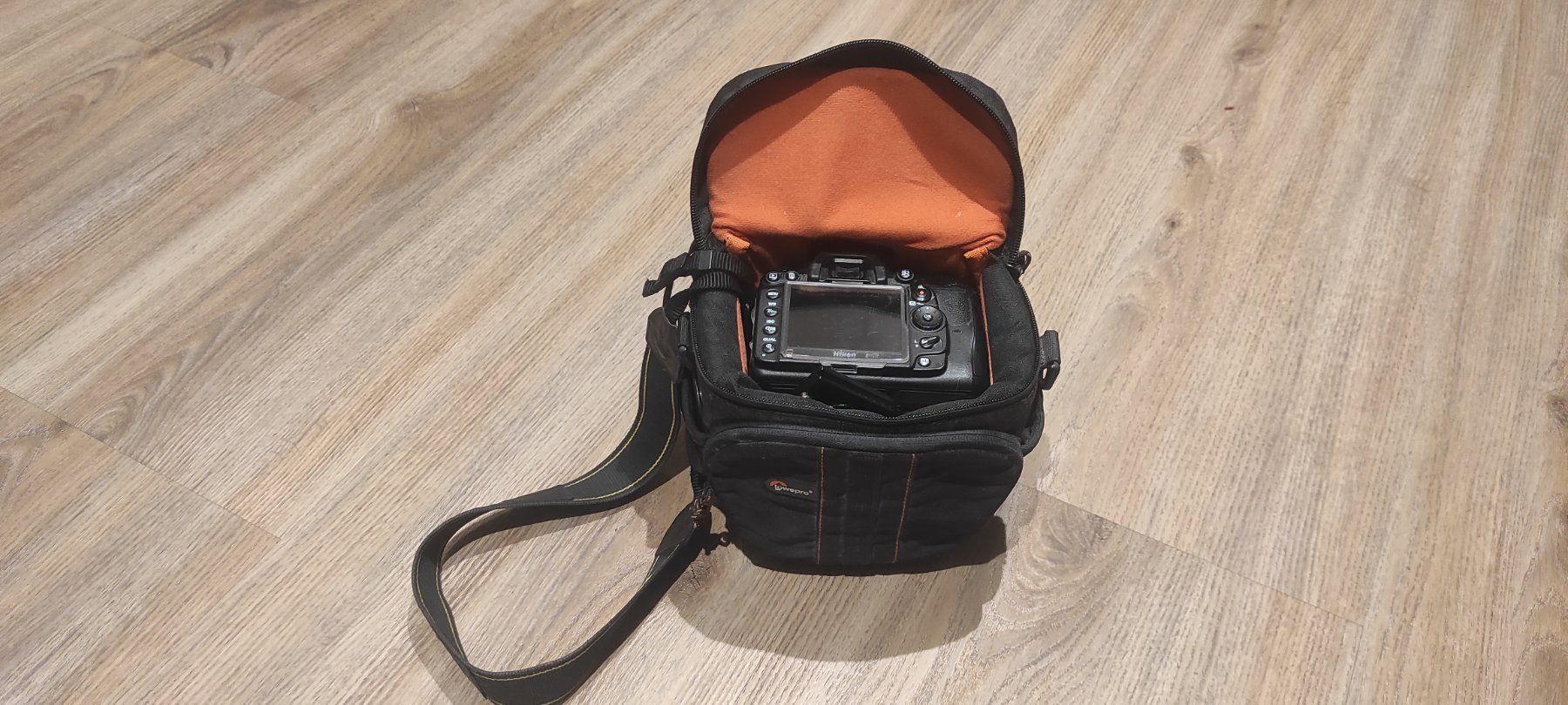 Nikon Kamera: Nikon D7000 – Gebraucht aus Glis von jur_fvh9 1