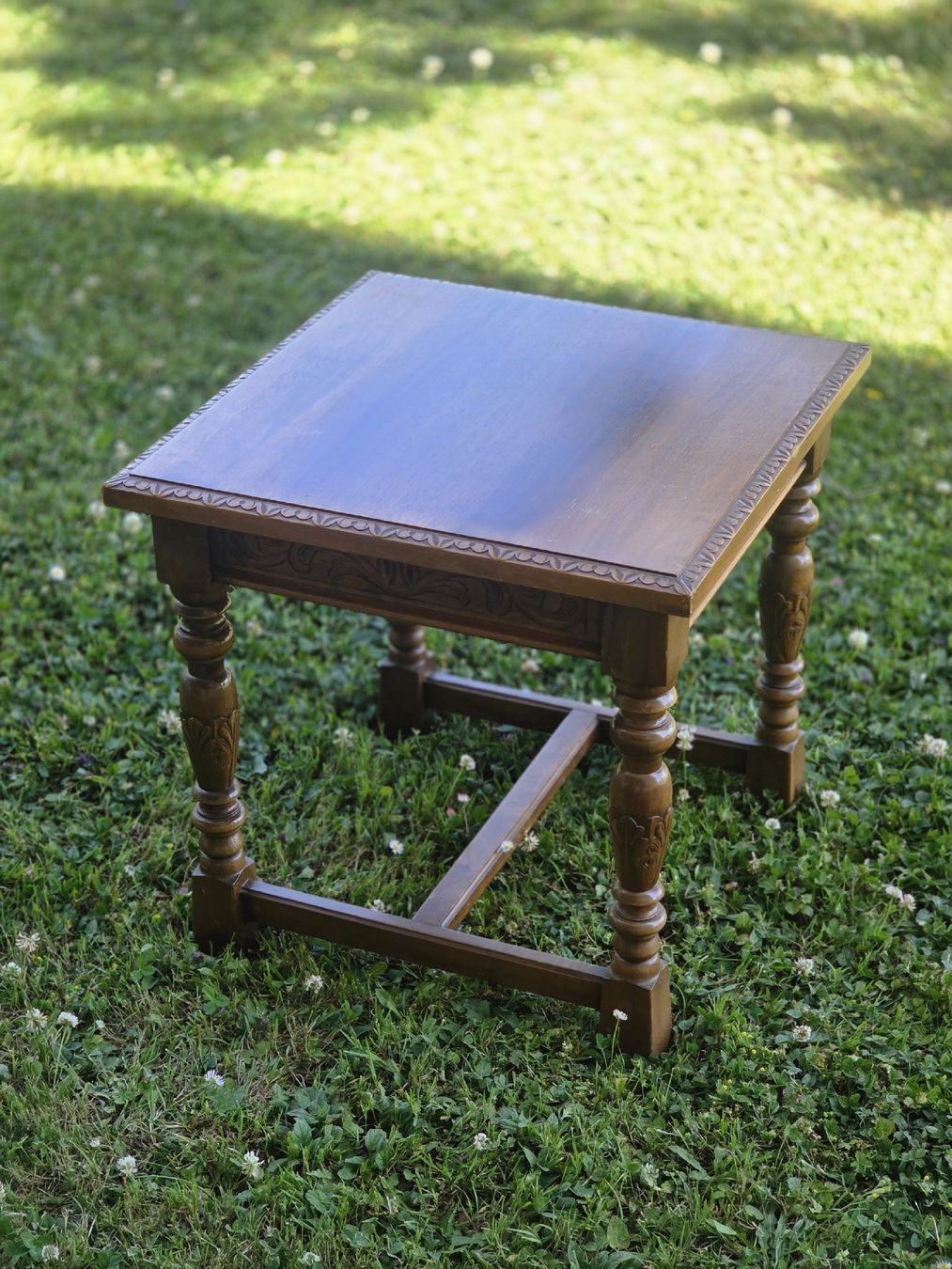 Tische: Petite table d'appoint  – Gebraucht aus Mont-sur-Rolle von Jolie_brocante 3