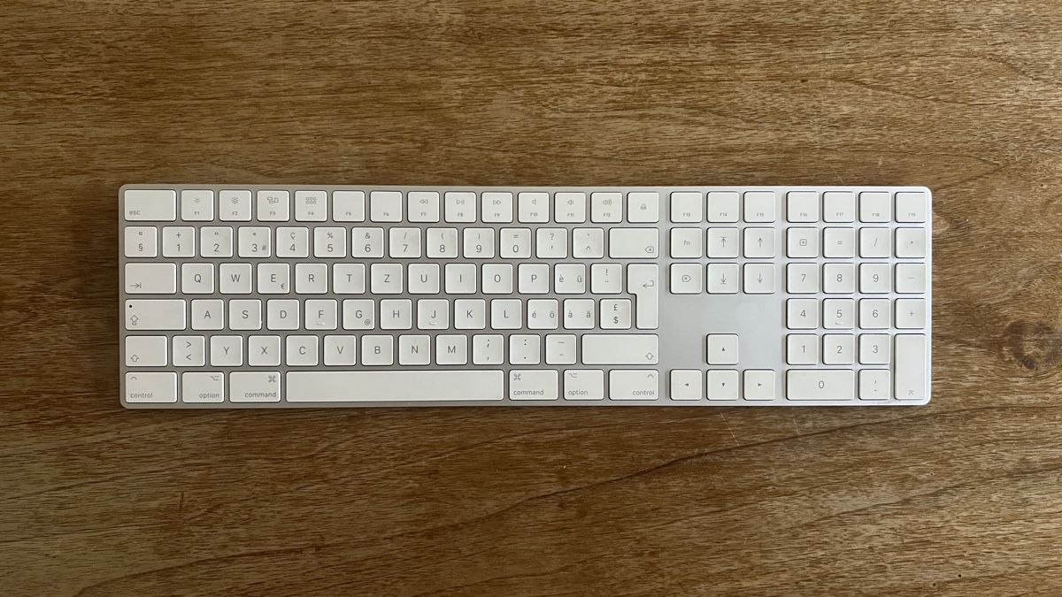 Apple Tastiere: Apple White Magic Keyboard - Wireless Lightning - Tastatur – Usato da Zürich venduto da mik_v6cq