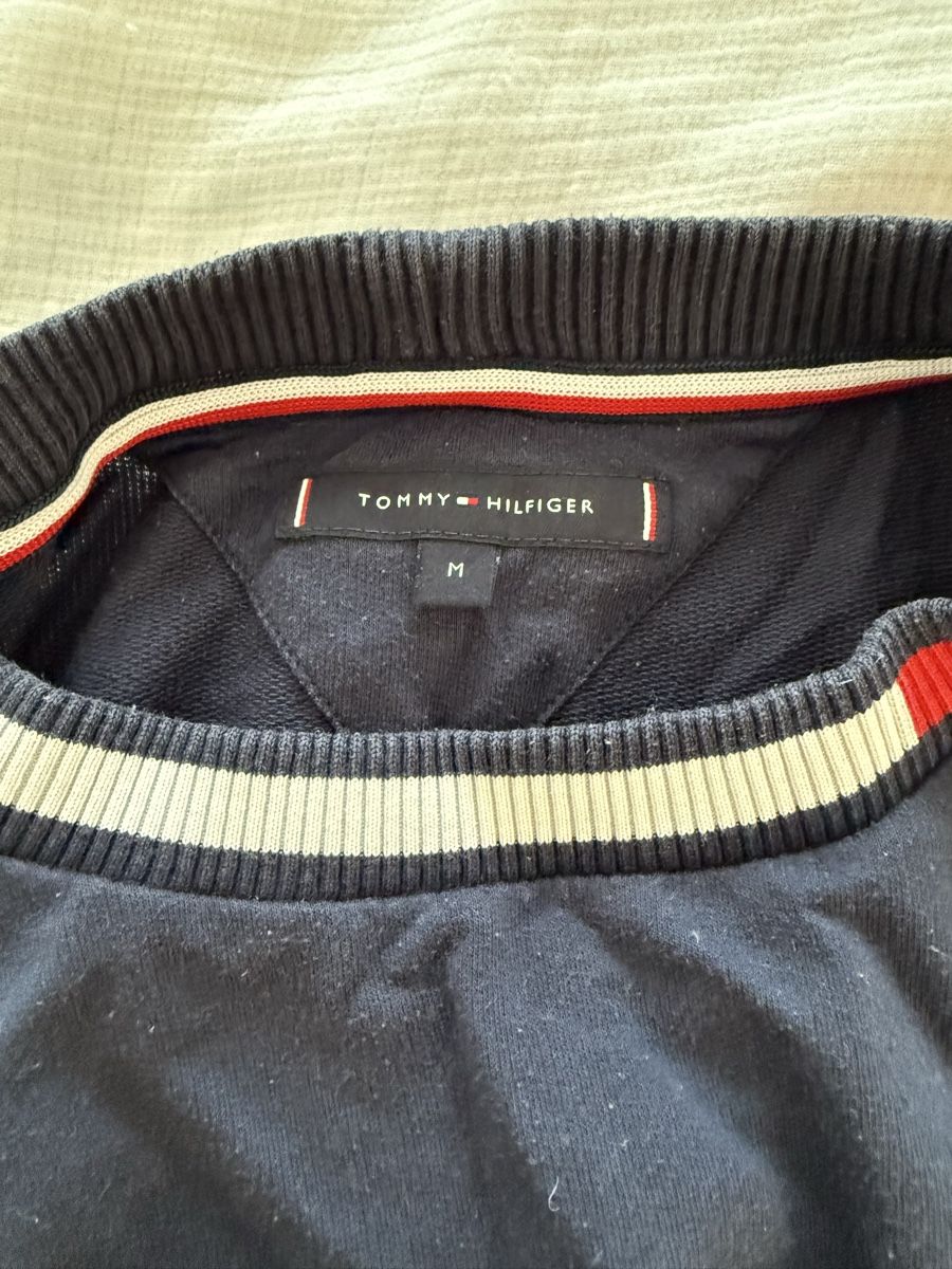 Tommy Hilfiger Maglioni & Felpe: Pullover Tommy Hilfiger marineblau Groesse M – Usato da St. Gallen venduto da yan_tlq2 2