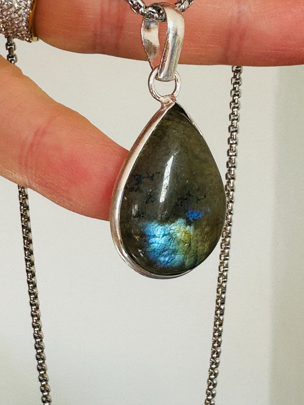 Catenine: Labradorite necklace – Nuovo e nell'imballaggio originale da Genève venduto da AGBERG