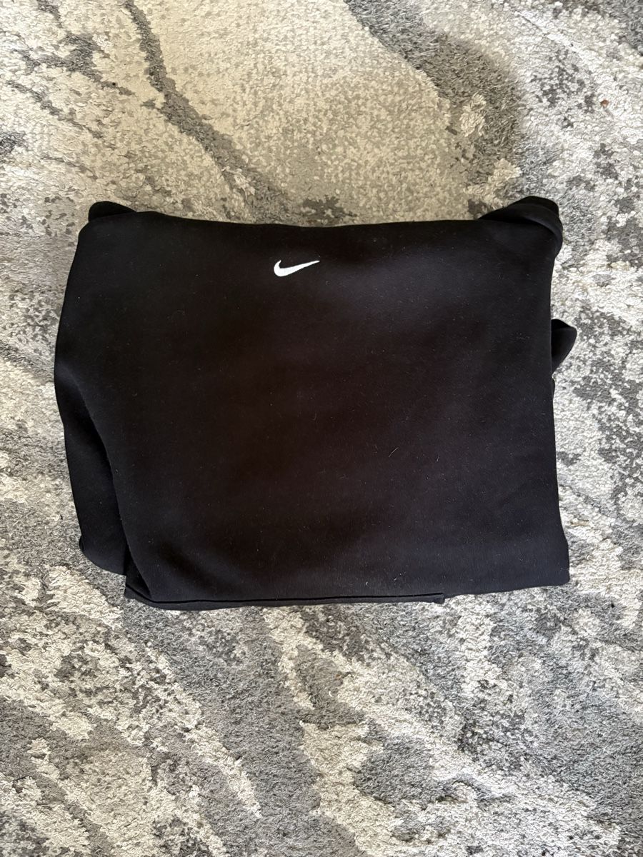 Nike Pullover & Sweatshirts: Nike Hoodie Black  – Gebraucht aus Dübendorf von and_9jpv