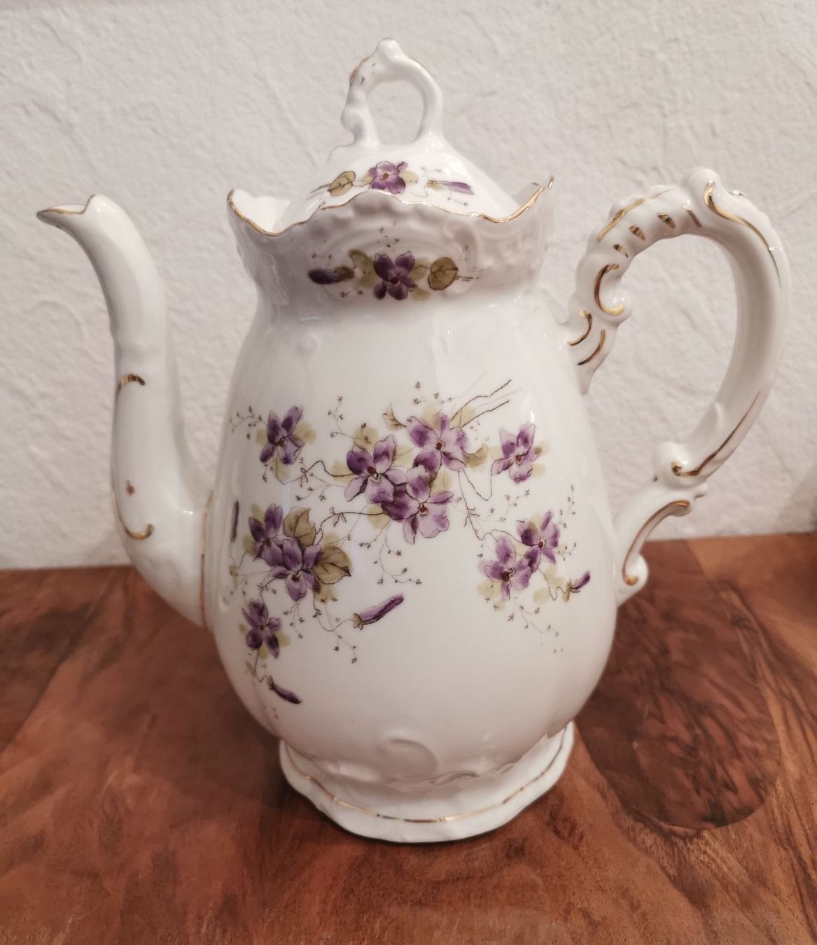 Set di piatti: Handbemaltes Kaffee-/Teeservice "Veilchen" – Usato da Wil SG venduto da Franziska-Claudia 1