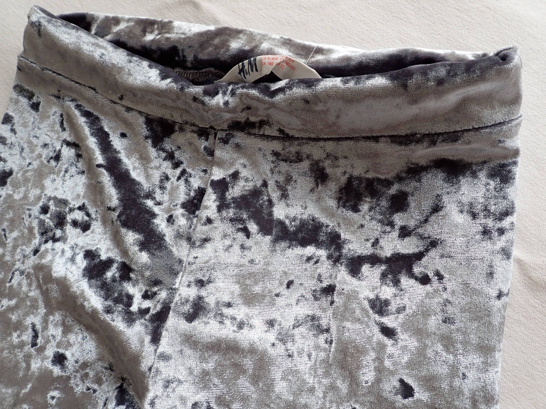H&M Collant & Leggings: Leggings argenté 140 – Nuovo (secondo la descrizione) da Petit-Lancy venduto da camping_car 2