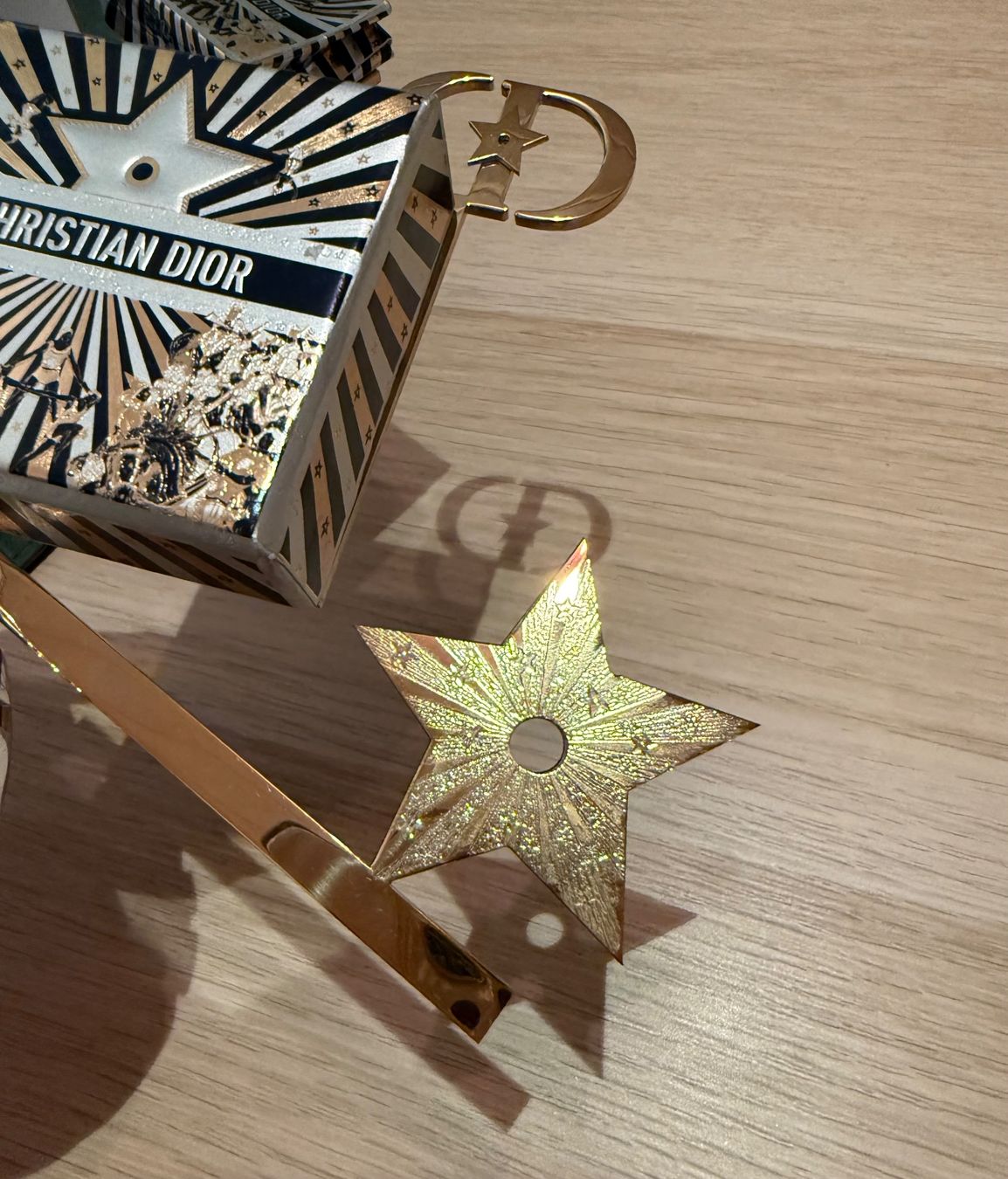 Tutte le decorazioni: Dior Table top display - Collectors ✨ – Usato da Luzern venduto da sas_r89l 3