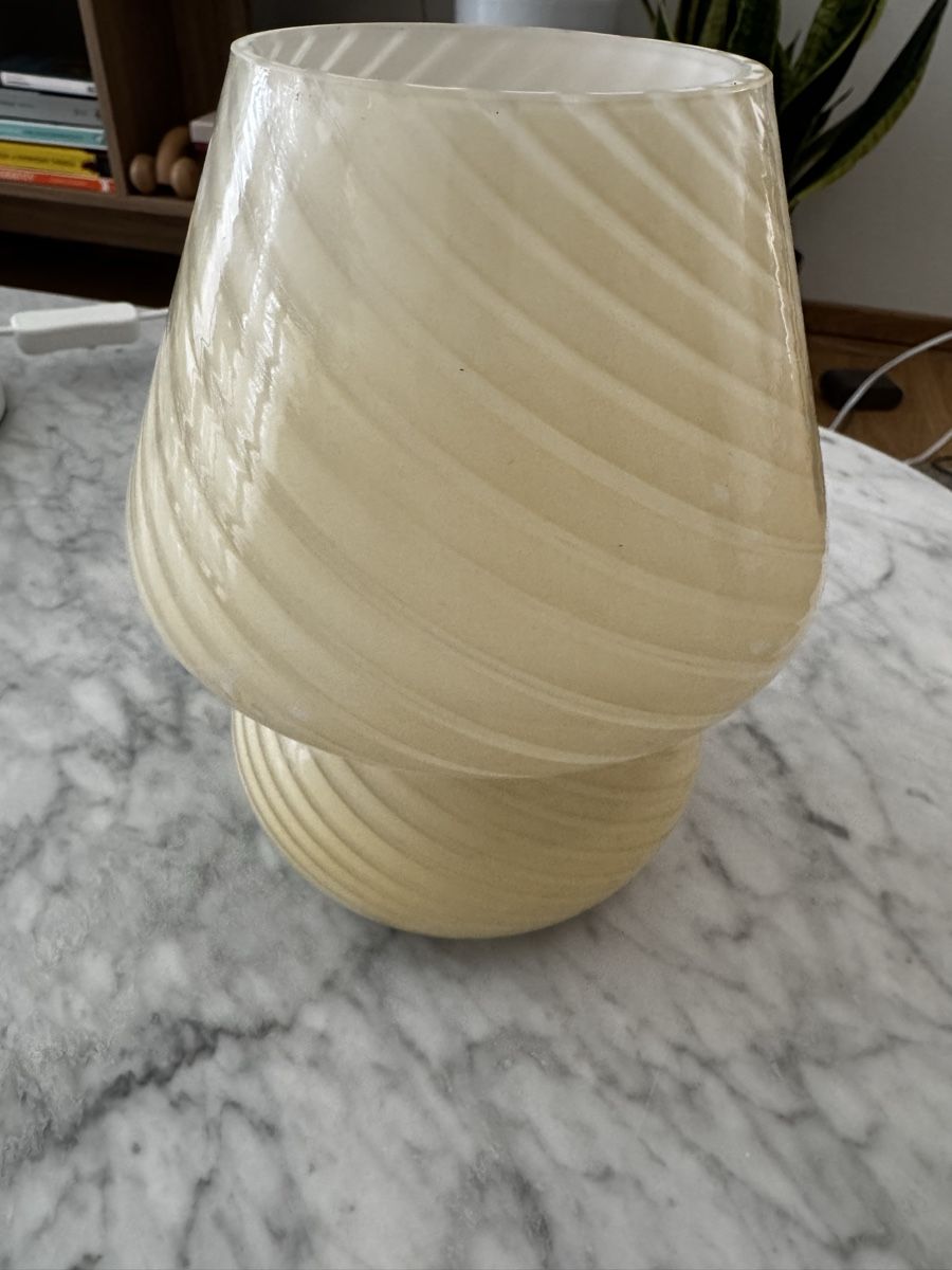 Lampes: Buttercream-colored glass table lamp – D'occasion à Horw par lor_mh97 3