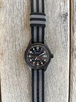 **Hamilton Khaki Field Titanium 42mm | Titan · 3 Armbänder**
