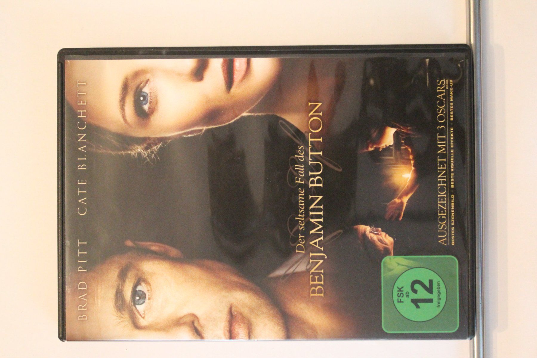 Tous les DVDs: Der seltsame Fall des Benjamin Button – D'occasion à Grenchen par Manuel.We