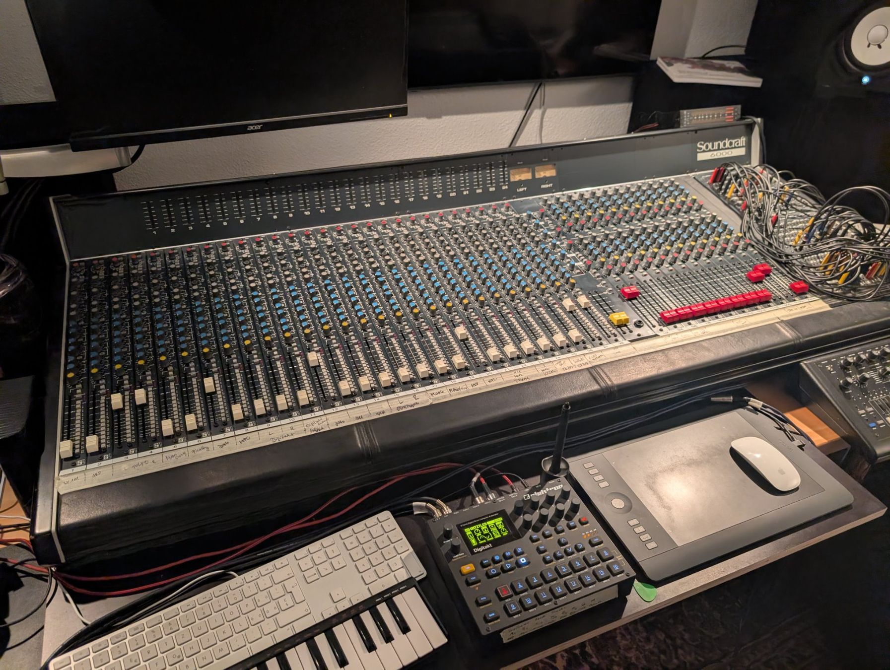 Soundcraft Console di mixaggio: Soundcraft 6000 Studio-Mischpult – Usato da Oetwil an der Limmat venduto da mokkinger