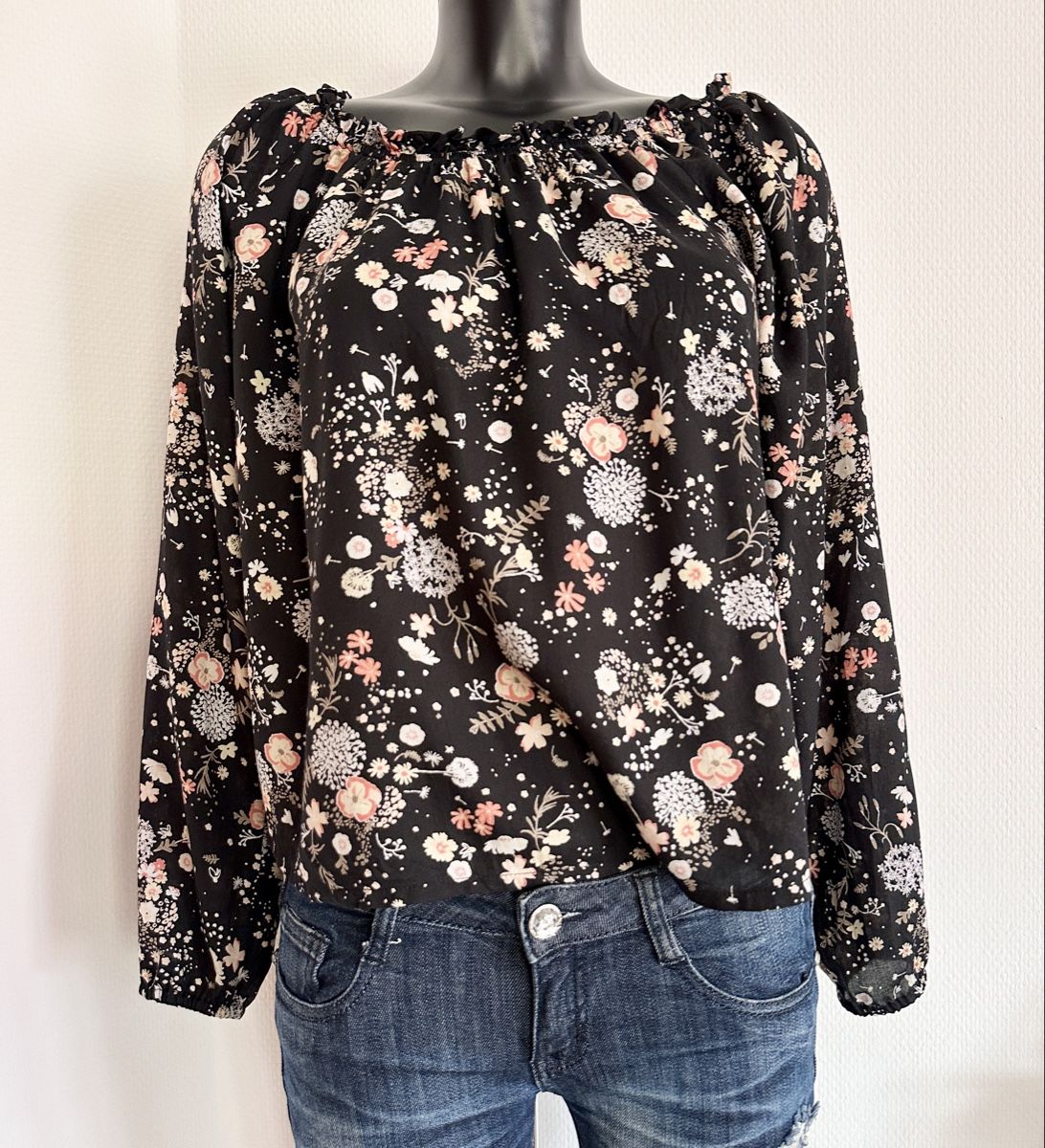 C&A Camicette: Gr 36 Sommer Bluse mit Blumenmuster TOP – Usato da Rickenbach b. Wil venduto da sunneschii_