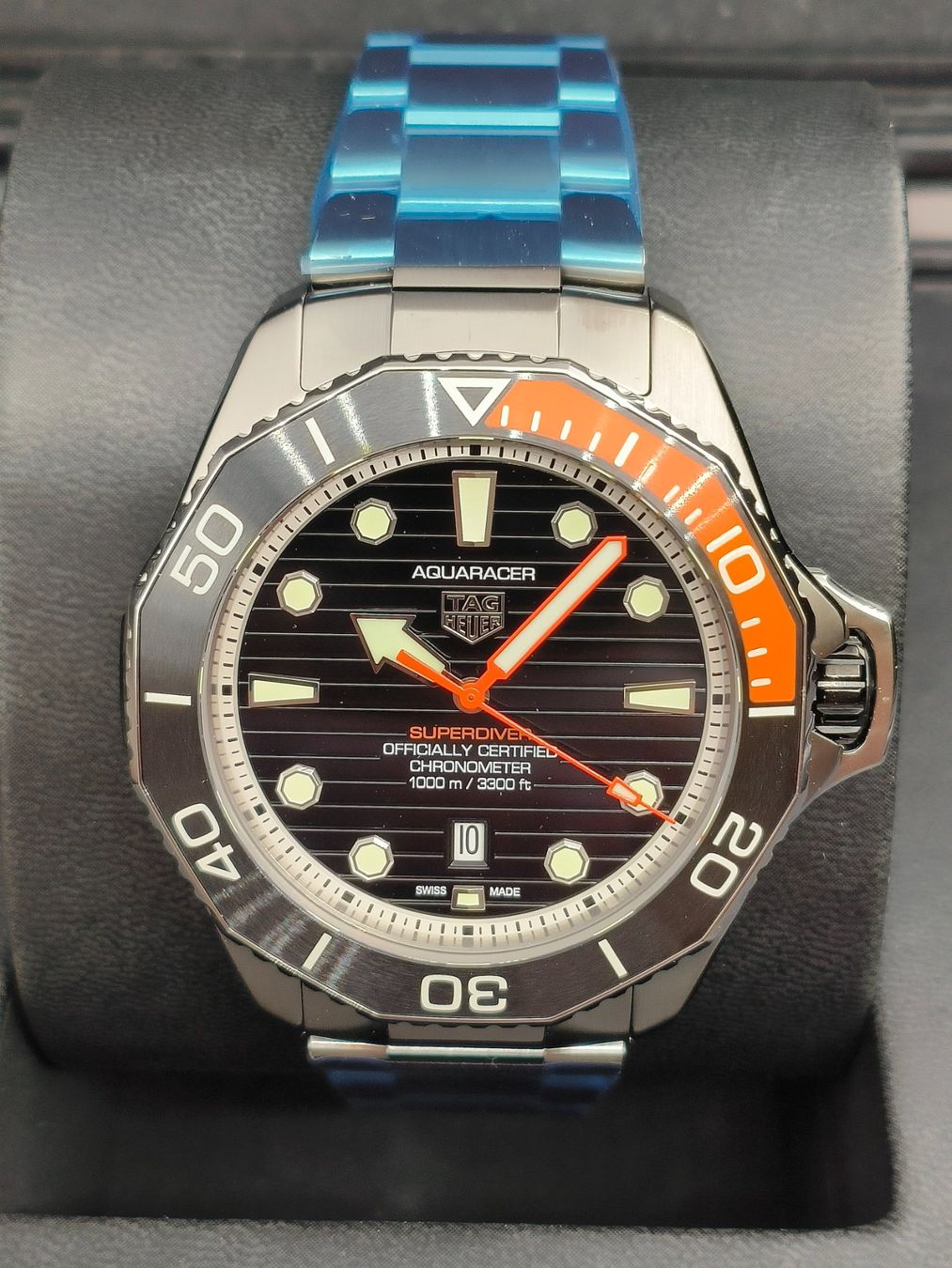 Tag Heuer Uhren: TAG Heuer – Neu und originalverpackt aus La Chaux-de-Fonds von curtitswisswatches