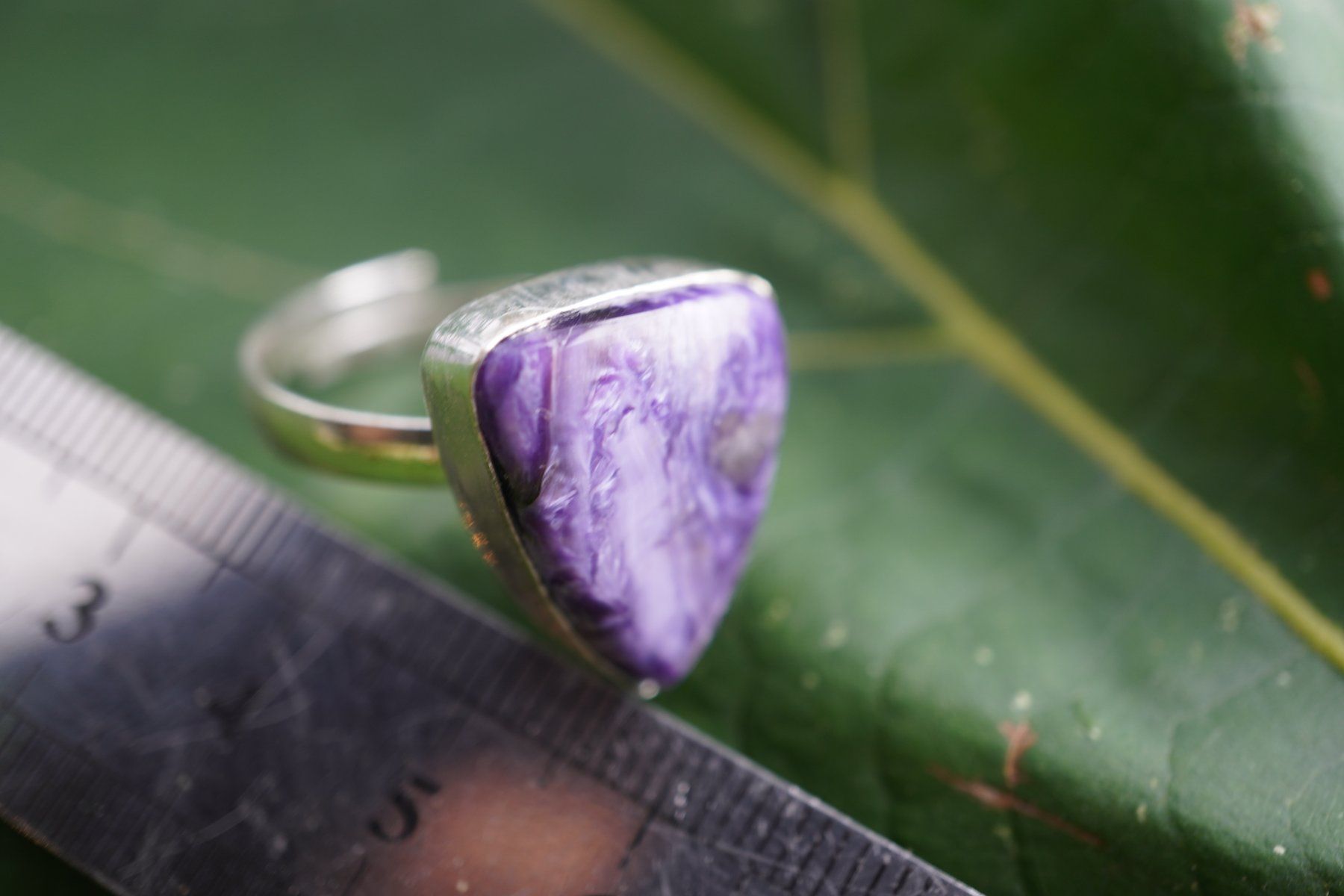 Mineralien & Heilsteine: Charoit    ring Grösse  Variabel     (Räumung!) – Neu und originalverpackt aus Eschenbach SG von topstone 2