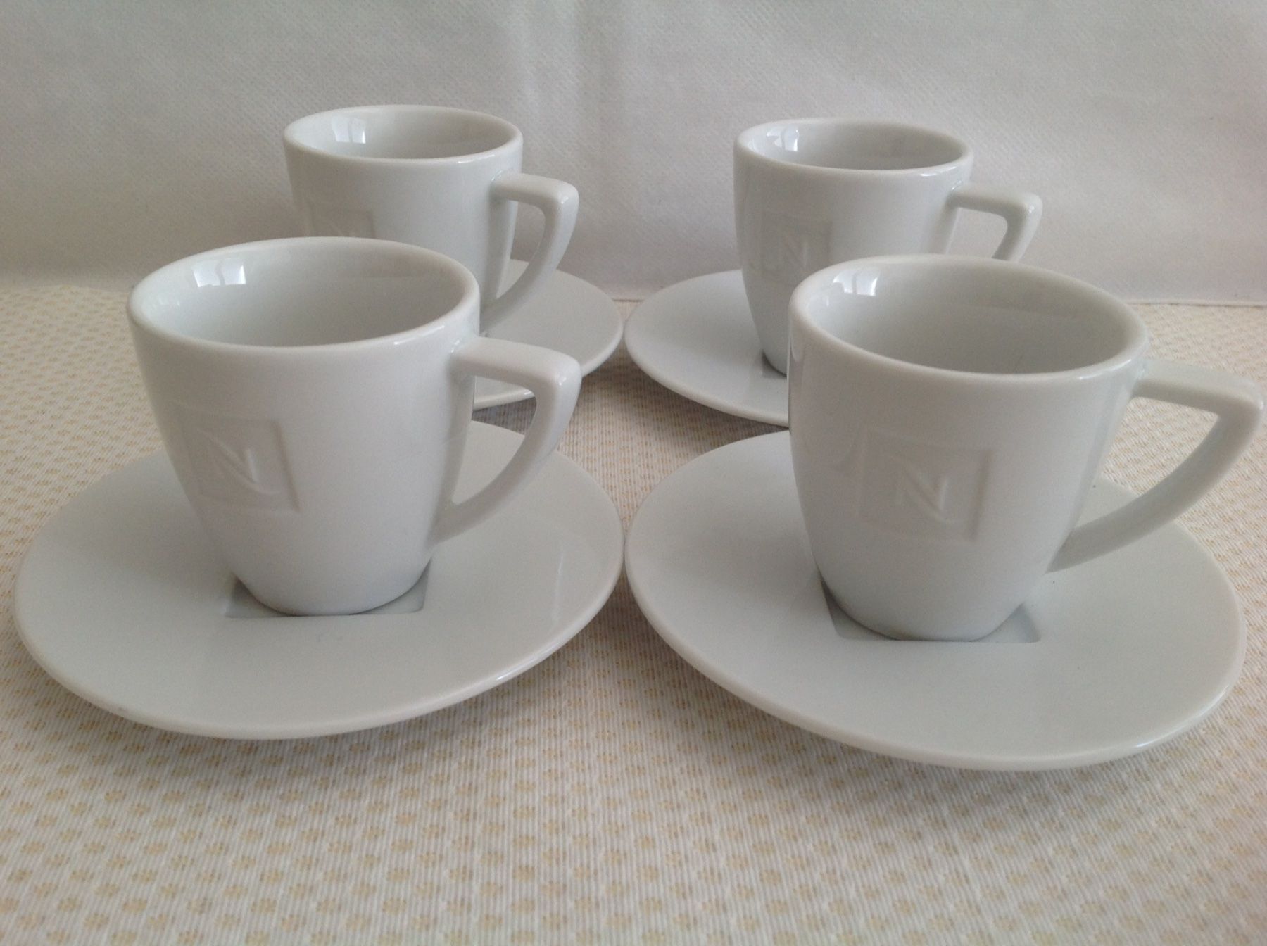 Lot De Tasses à Espresso Guzzini En Porcelaine Blanche, Design Italien, état D'occasion