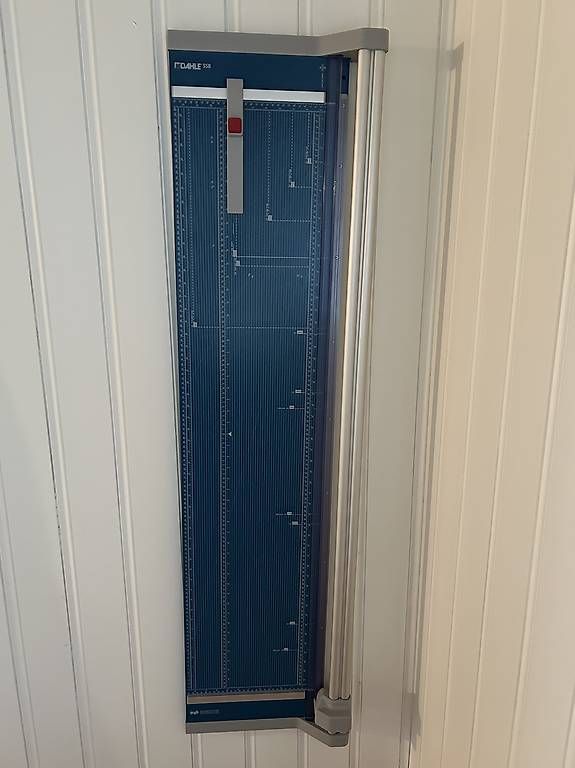 Tutte le macchine: Dahle Rollenschneidemaschine 558 A0 – Usato da Niederried Interl venduto da Elektrovolt