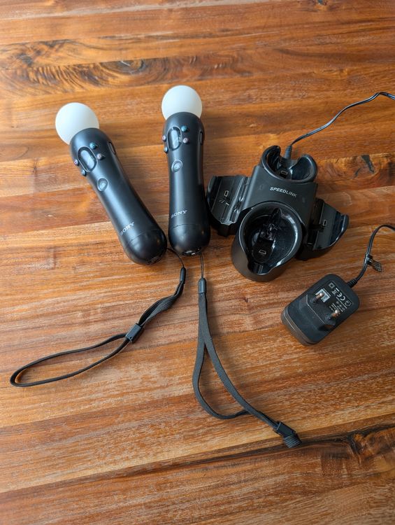 2x PS Move Controller + Ladestation + Kamera (Gebraucht) in Zürich für ...