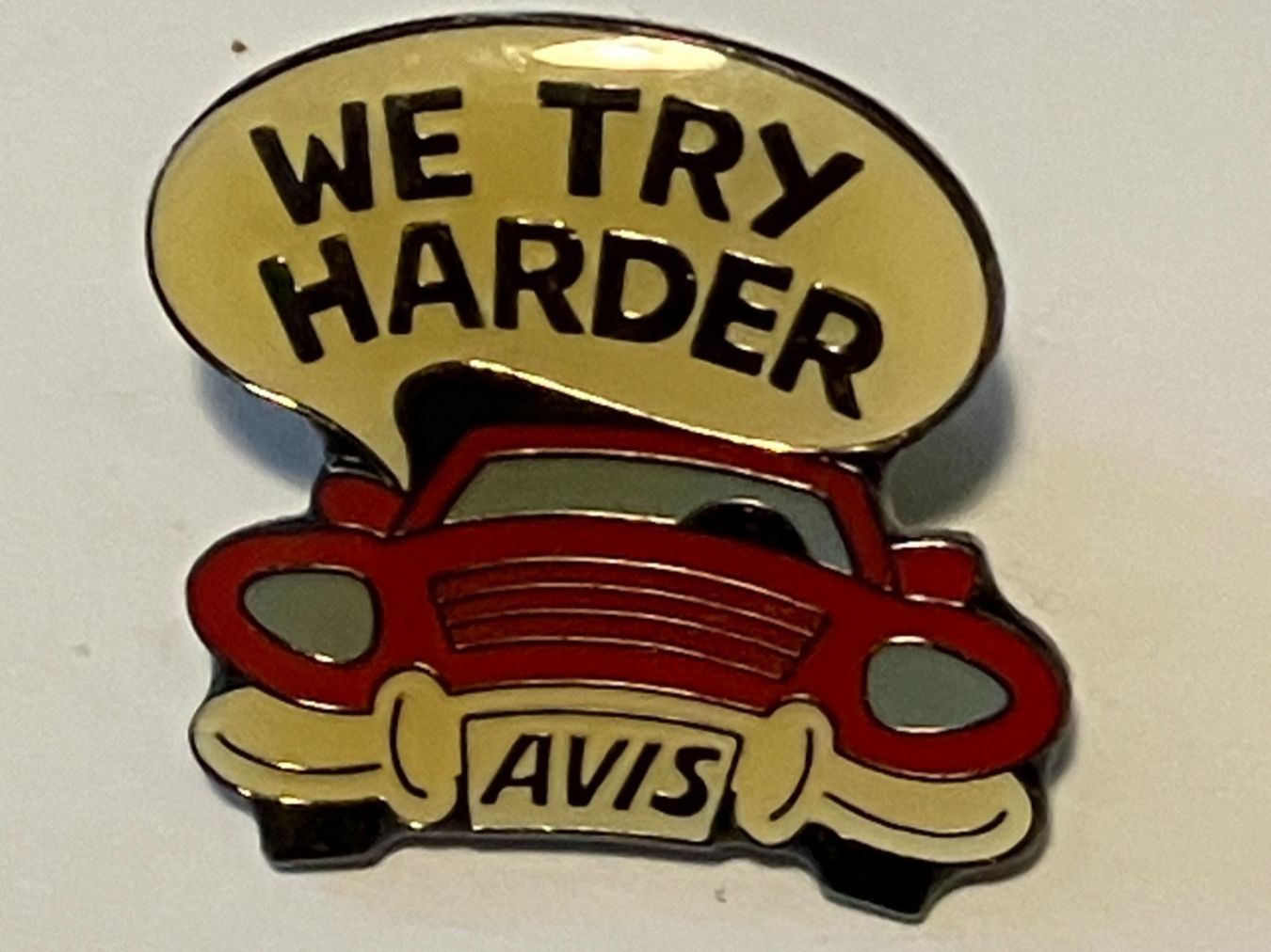Placchette & Badge: 1 Pin Avis - we try harder – Usato da Basel venduto da djwwpp