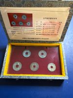 Set 5 chinesische Antikmünzen in Box gebraucht Zustand