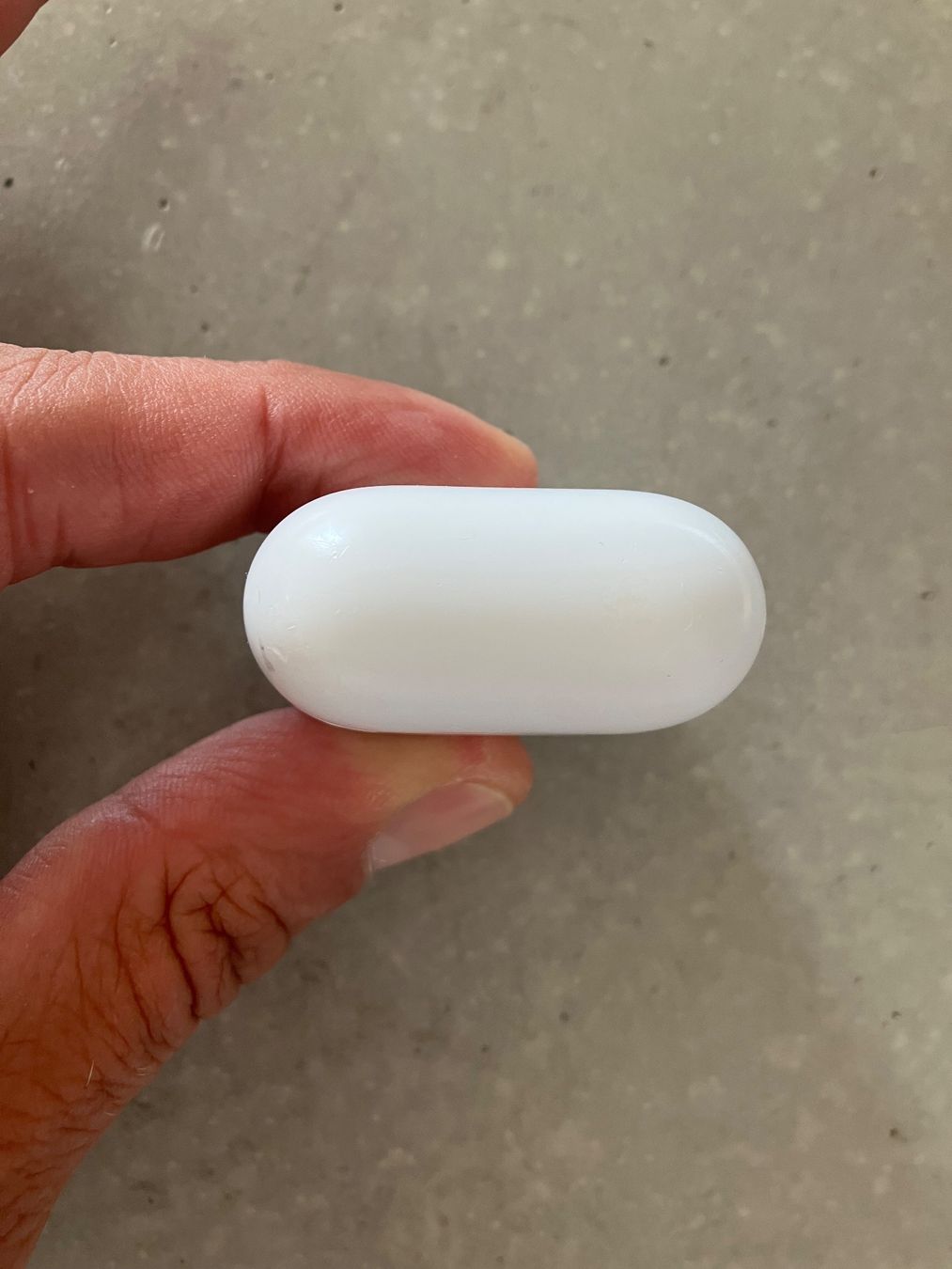 Apple Cuffie: APPLE AIRPODS Case – Usato da Lausanne venduto da mr.v 5