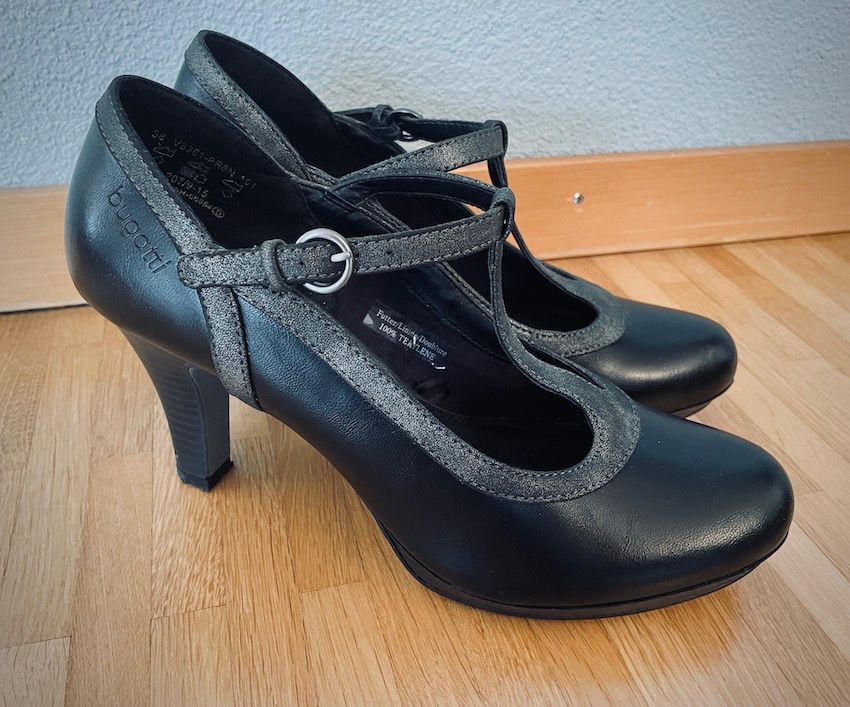 Bugatti Scarpe da donna: Bugatti Pumps Gr. 38 – Usato da Buchs ZH venduto da Sbono