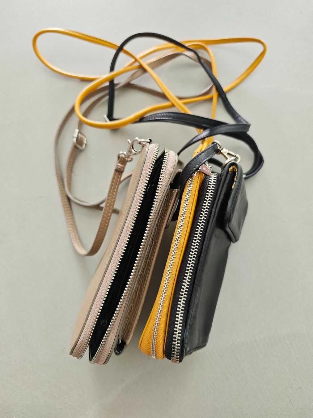 Taschen für Damen: Drei Handytaschen Leder – Gebraucht aus Windisch von this-and-that 2