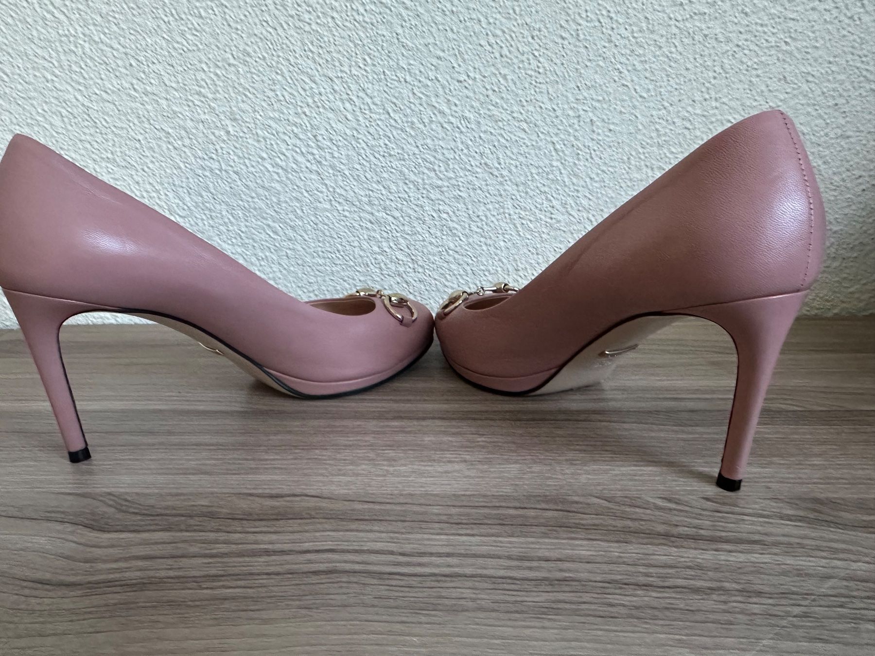 Gucci Damenschuhe: pinke Gucci Pumps – Gebraucht aus Oberweningen von SwissArt2025 4